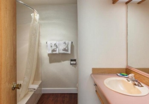 Surfside Resort image 13